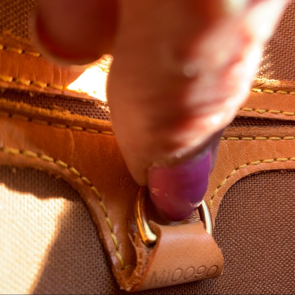 Louis Vuitton Elipse satchel. πΌ - Picture 4 of 5